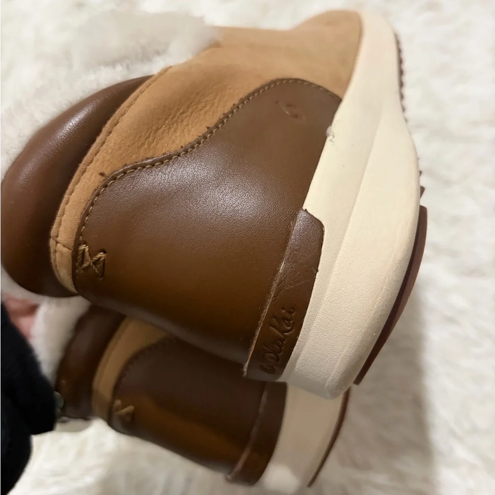 OluKai Malua Hulu Genuine Shearling - Size 9.5 - Waterproof